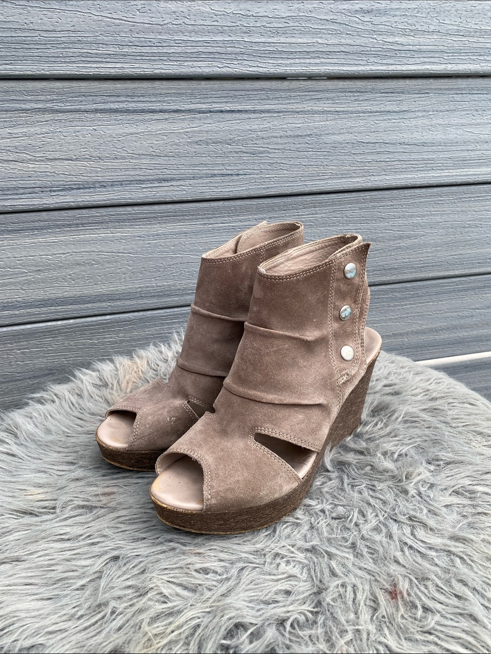 Browns Taupe Suede Open-Toe Wedge Booties Good Condition - Women's Size 8